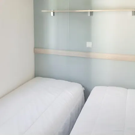 With Shared Pool In + 30 M² + Pool. Pataias