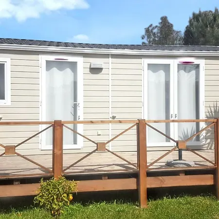 With Shared Pool In + 30 M² + Pool. Ferienhaus *