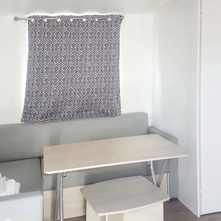 Ferienhaus With Shared Pool In + 30 M² + Pool. *