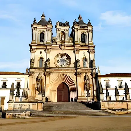 Ferienhaus With Shared Pool In + 30 M² + Pool. Pataias