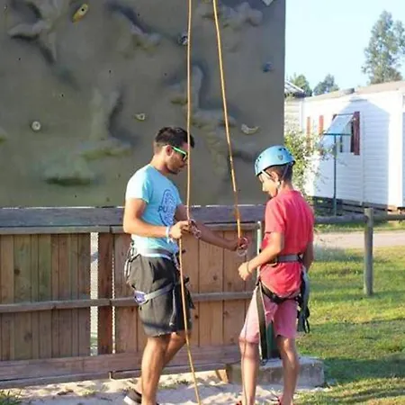 With Shared Pool In + 30 M² + Pool. * 帕塔亚什