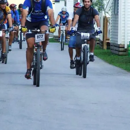 With Shared Pool In + 30 M² + Pool. 度假居