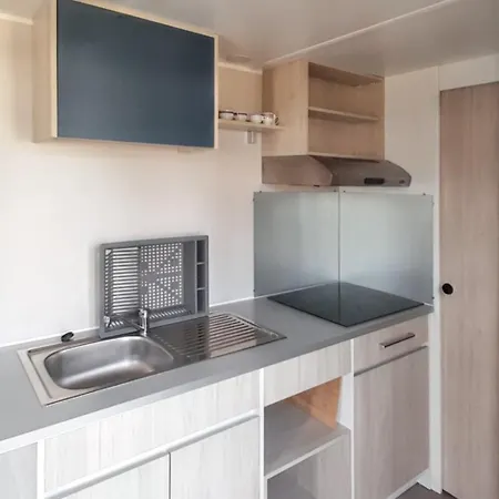 With Shared Pool In + 30 M² + Pool.