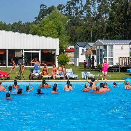 With Shared Pool In + 30 M² + Pool. Holiday home Pataias