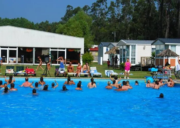 With Shared Pool In + 30 M² + Pool. 펜션 파타이아스